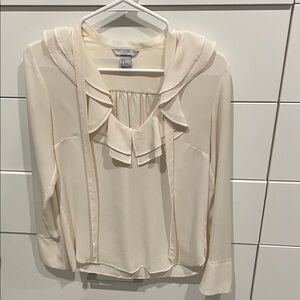 H&M Crepe Ruffle Tie-Neck Blouse in Cream